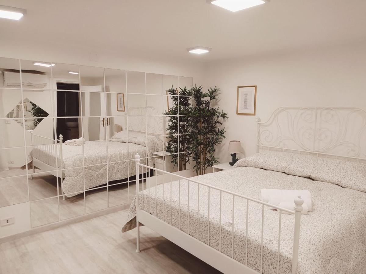 Interno25 Appartement Tarente Buitenkant foto